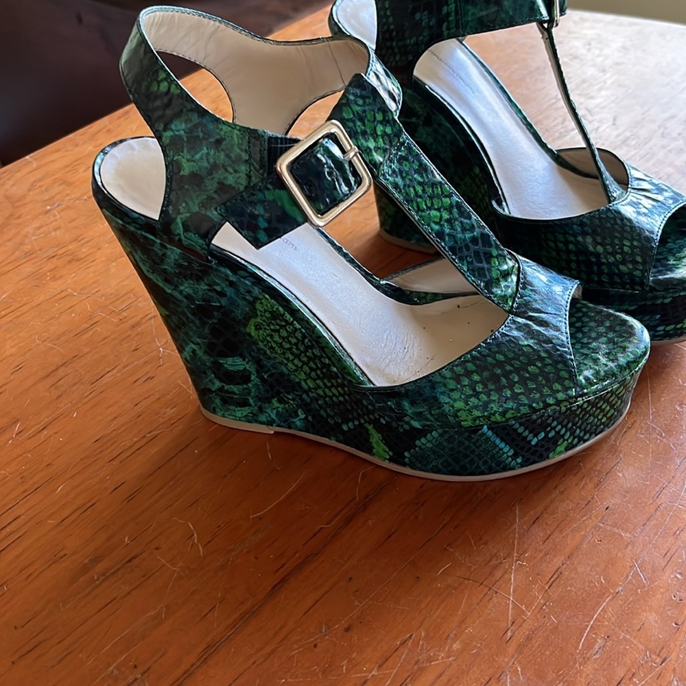 Inc Green Snakeskin Pattern Platform Sandals - Li… - image 2